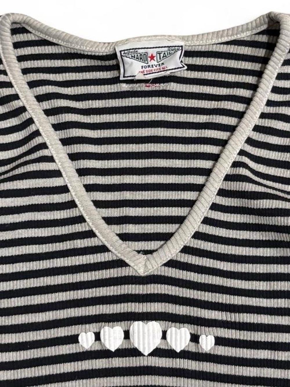 Vintage 90’s Hard Tail ribbed 3/4 sleeve heart graphic shirt